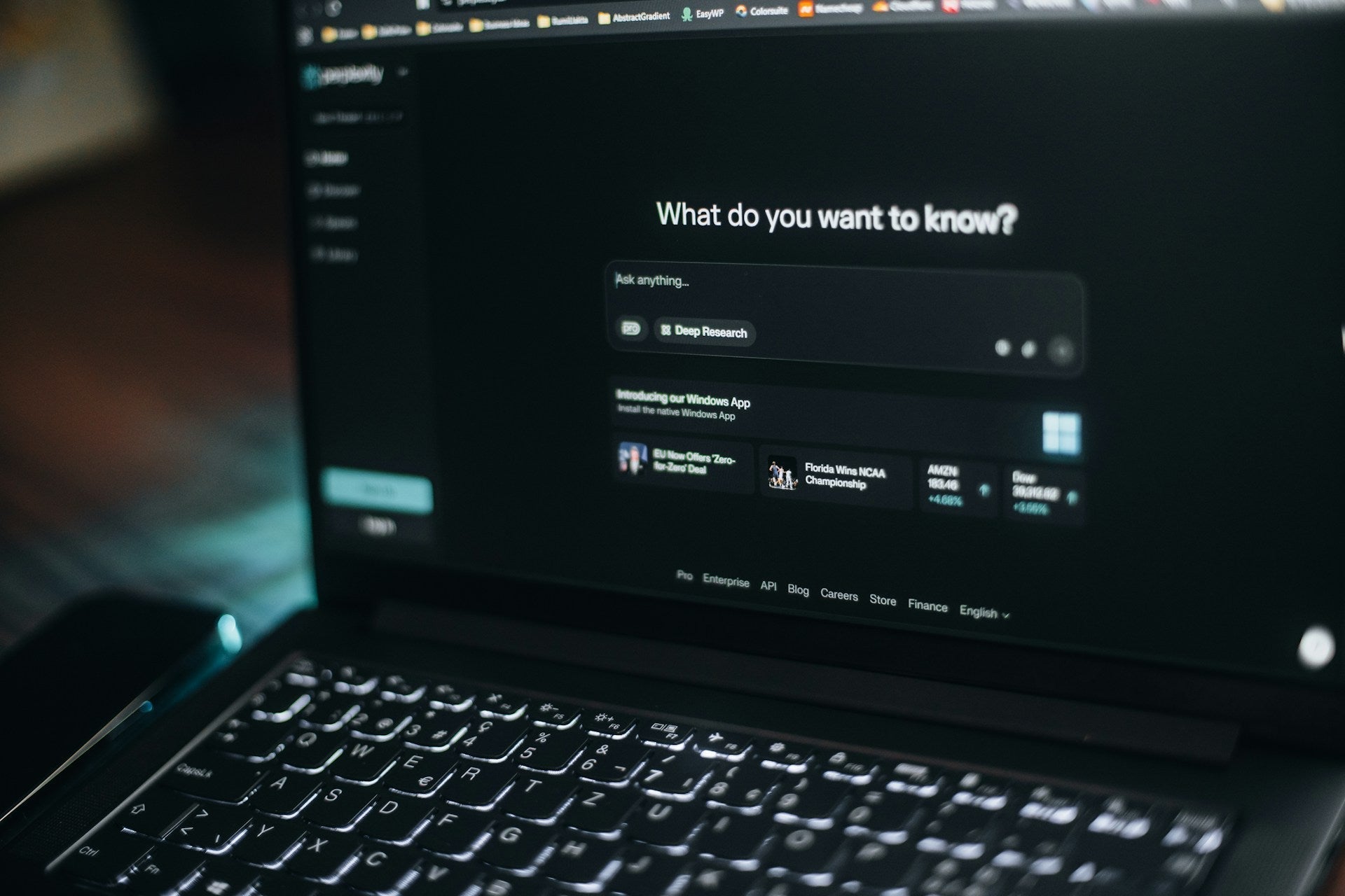 Shopify e-poe ühendamine ChatGPT ja Claude AI assistentidega